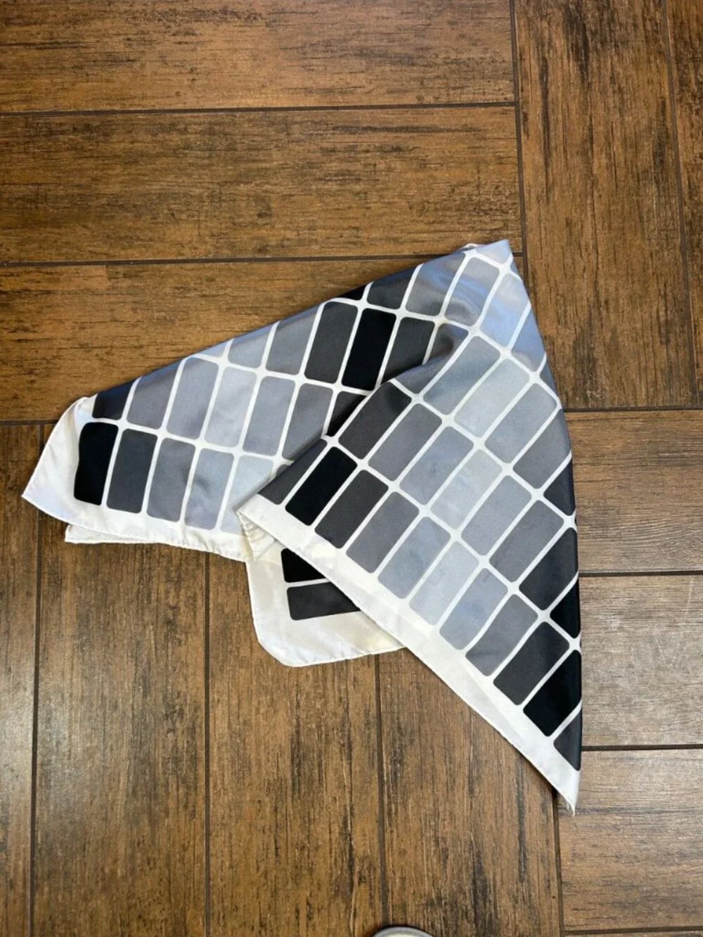 Glentex Vintage Made in Japan 26” Square Scarf  Ombre Gray Bricks 100% Nylon